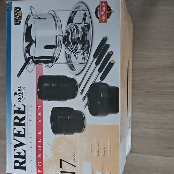 New In Box Revereware Stainless Steel Fondue Set 17 Pieces - Picture 7 of 8